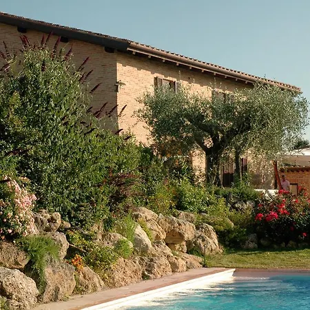 Bed & Breakfast Aia Mattonata Relais Siena